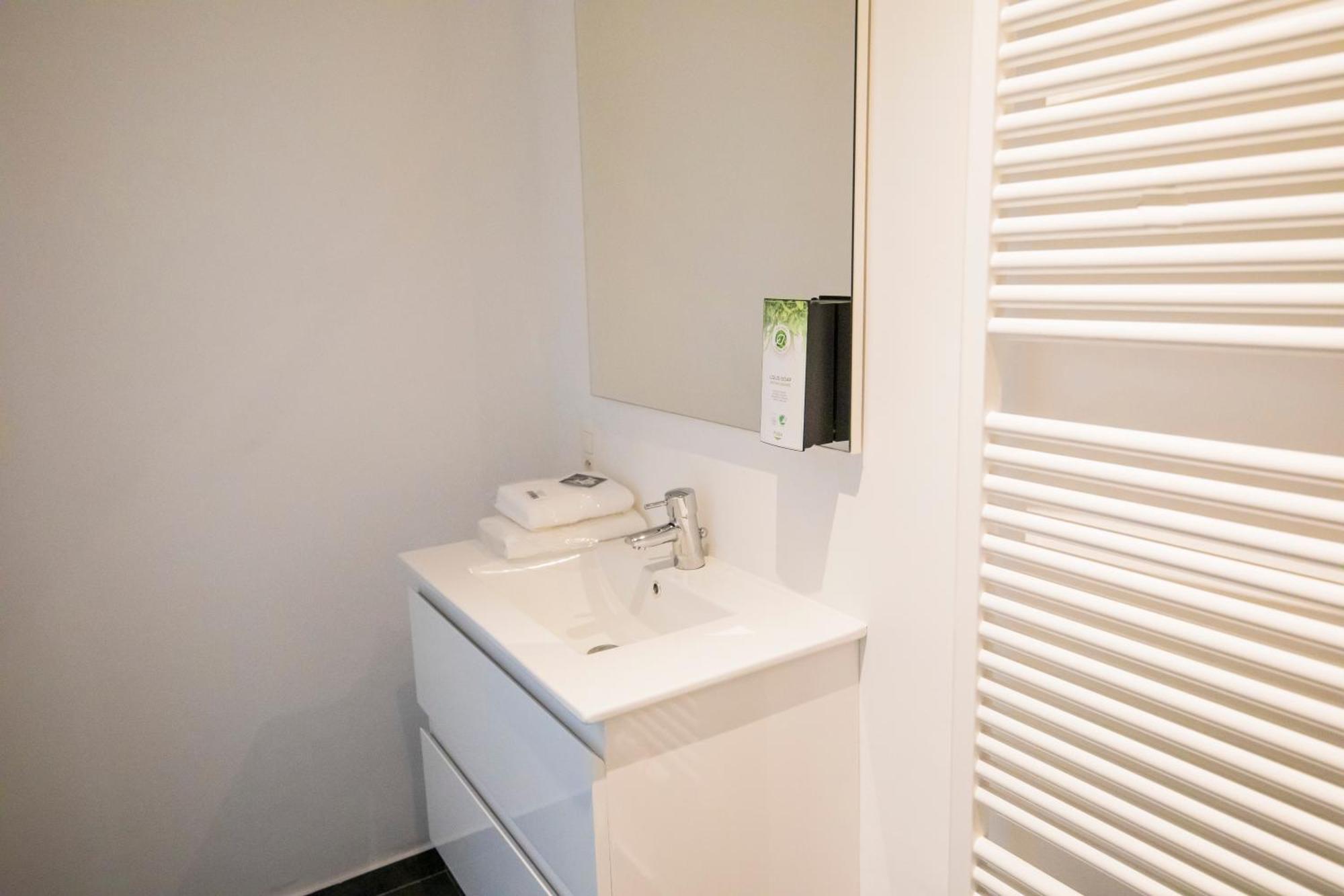 Travelease - Midi Bed & Breakfast Anderlecht Exterior photo