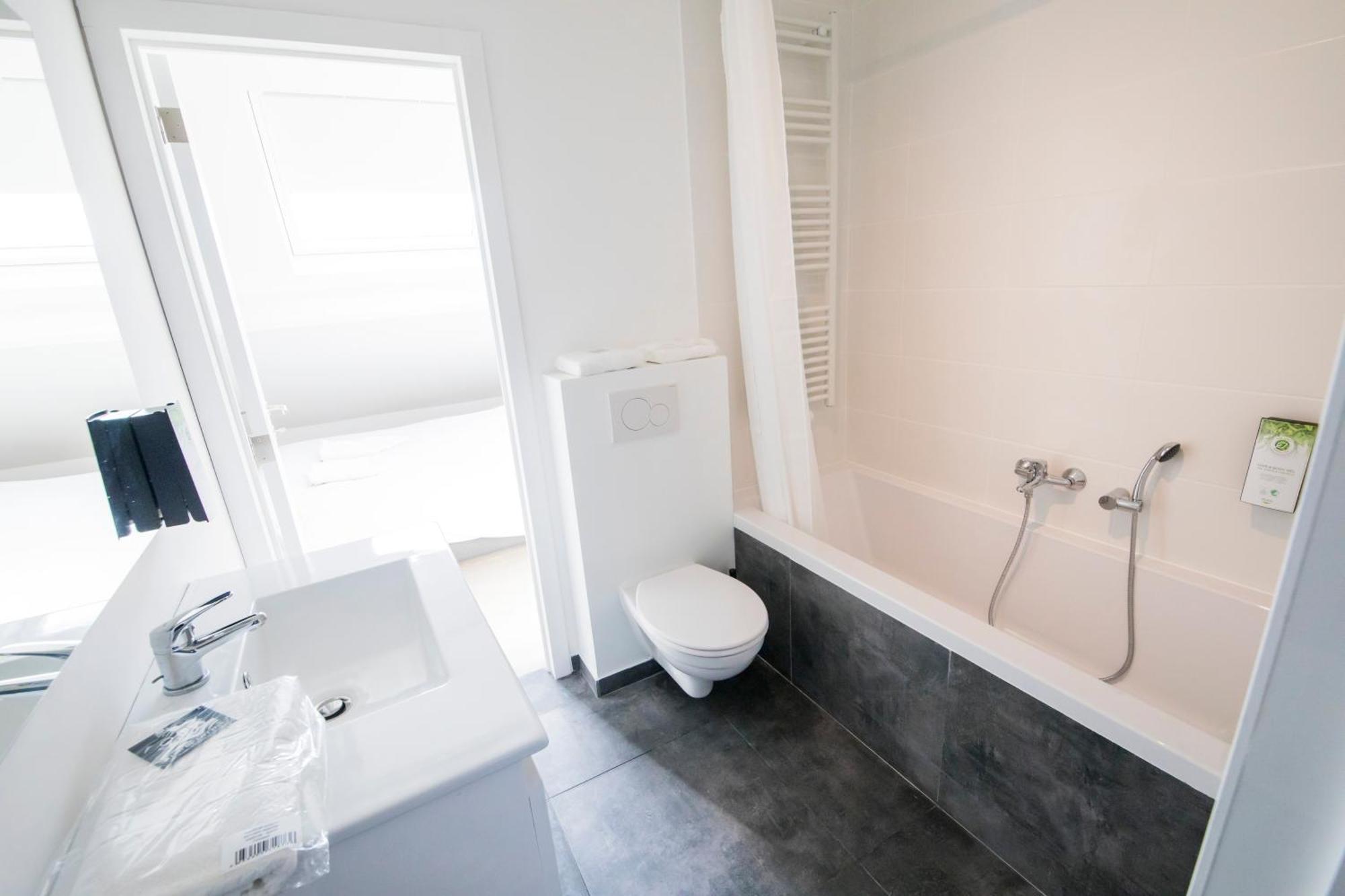 Travelease - Midi Bed & Breakfast Brussels Exterior photo