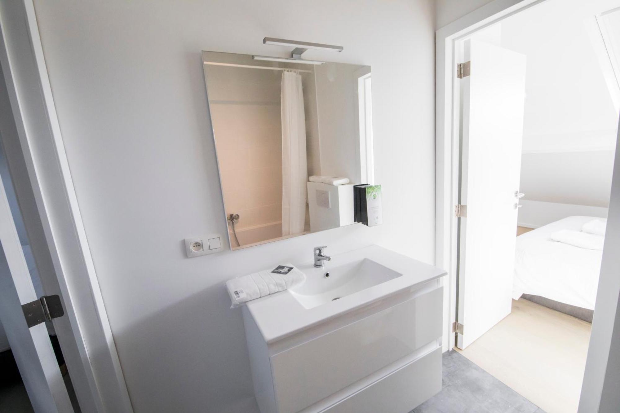 Travelease - Midi Bed & Breakfast Brussels Exterior photo
